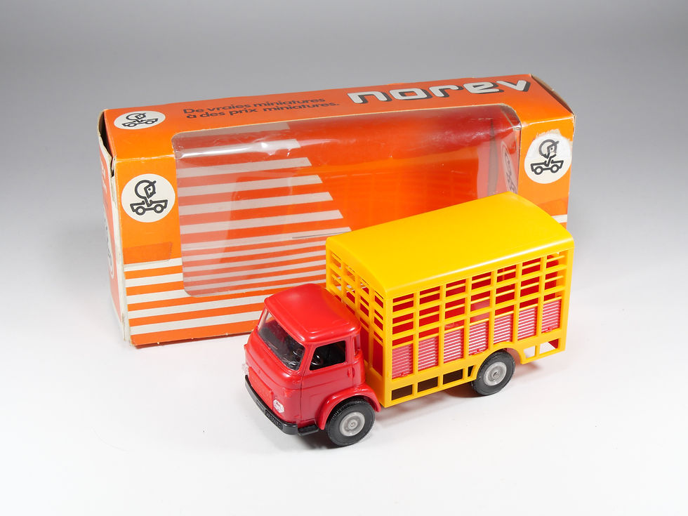 NOREV - PLASTIGAM - 100 - Saviem SG4 Bétaillère - En boite