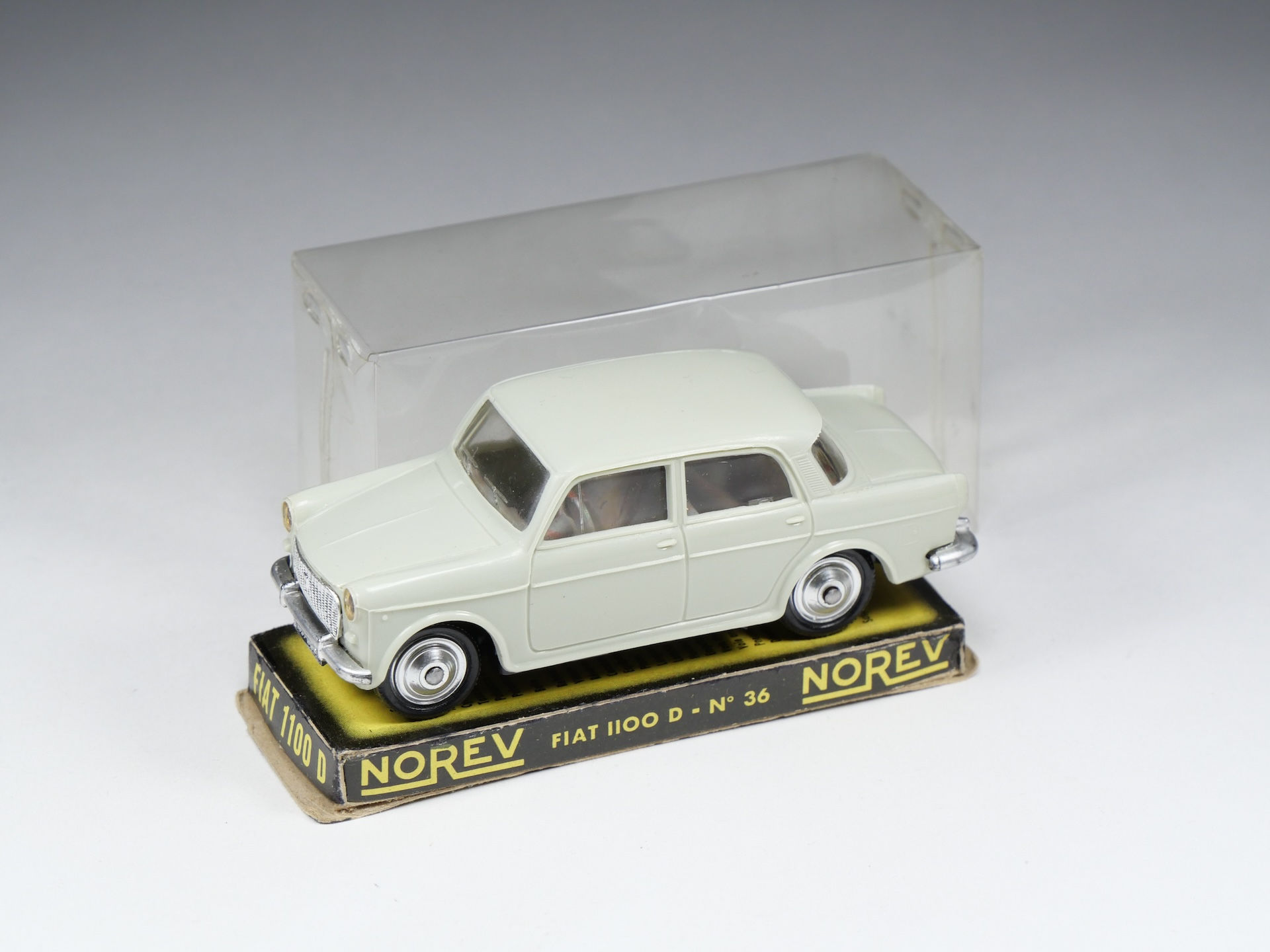 NOREV - 36 - Fiat 1100 D - Gris-vert pâle - En boite