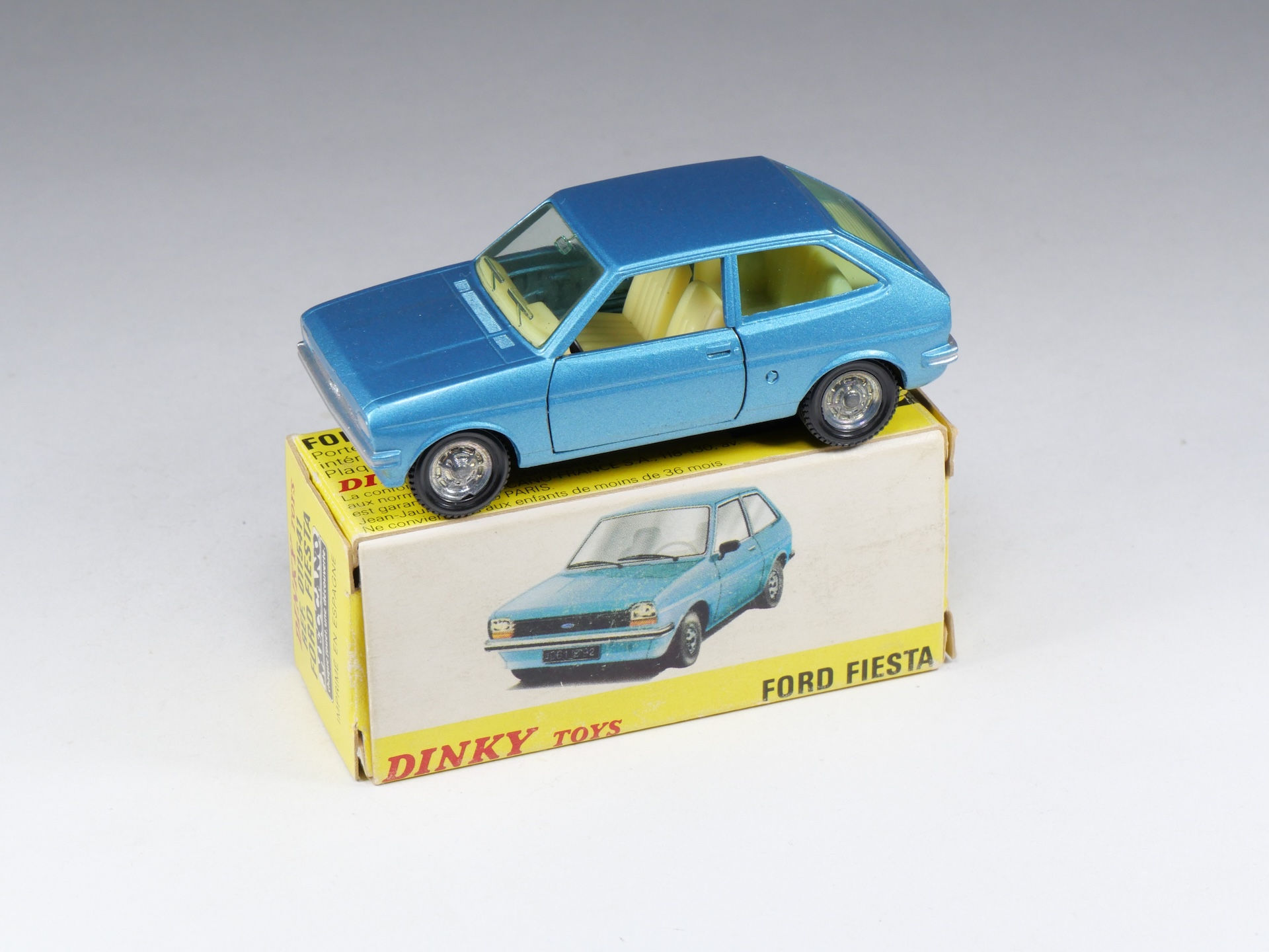 DINKY TOYS FRANCE (SPAIN) - 011541 - Ford Fiesta - En boite