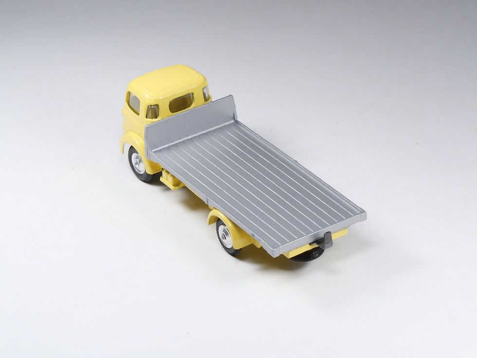 Miniature : CORGI - 454 - Commer 5 Ton Platform Lorry - En boite
