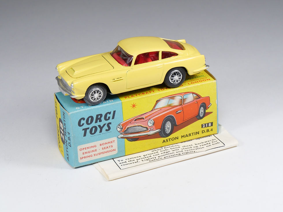 CORGI - 218 - Aston Martin DB4 - Jaune Paille - En boite