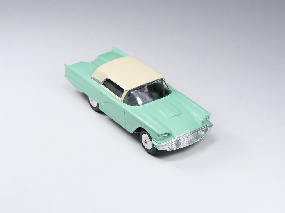 Thumbnail: CORGI - 214 - Ford Thunderbird - Vert amande - En Boite