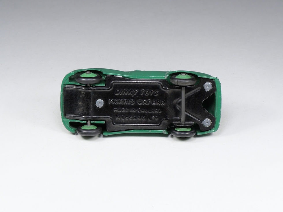 Miniature : DINKY TOYS ENGLAND - 40G - Morris Oxford - 1/43