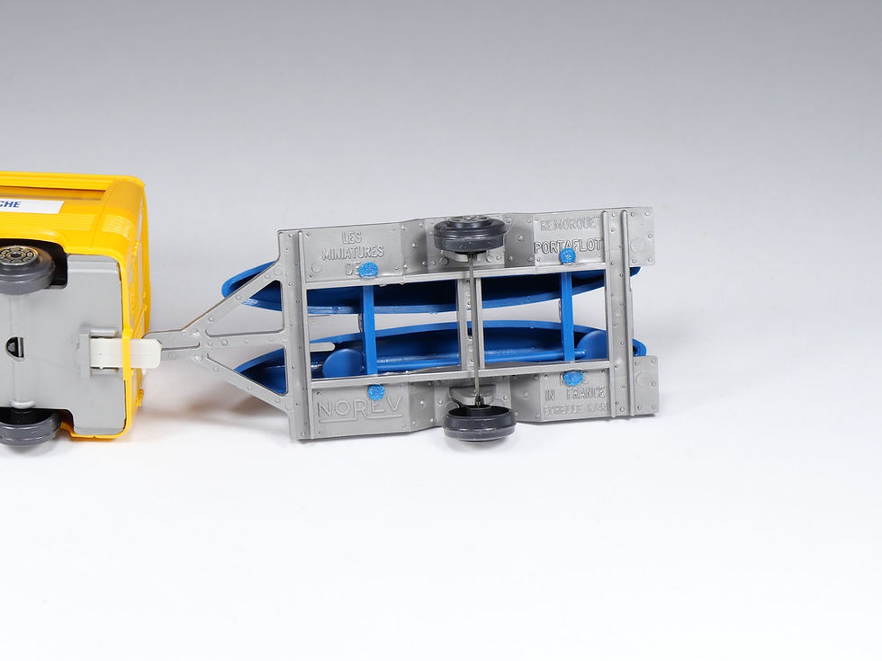 Miniatura: NOREV - 235 - Descente de l’Ardèche - Fourgon J7 Avec remorque - En boite