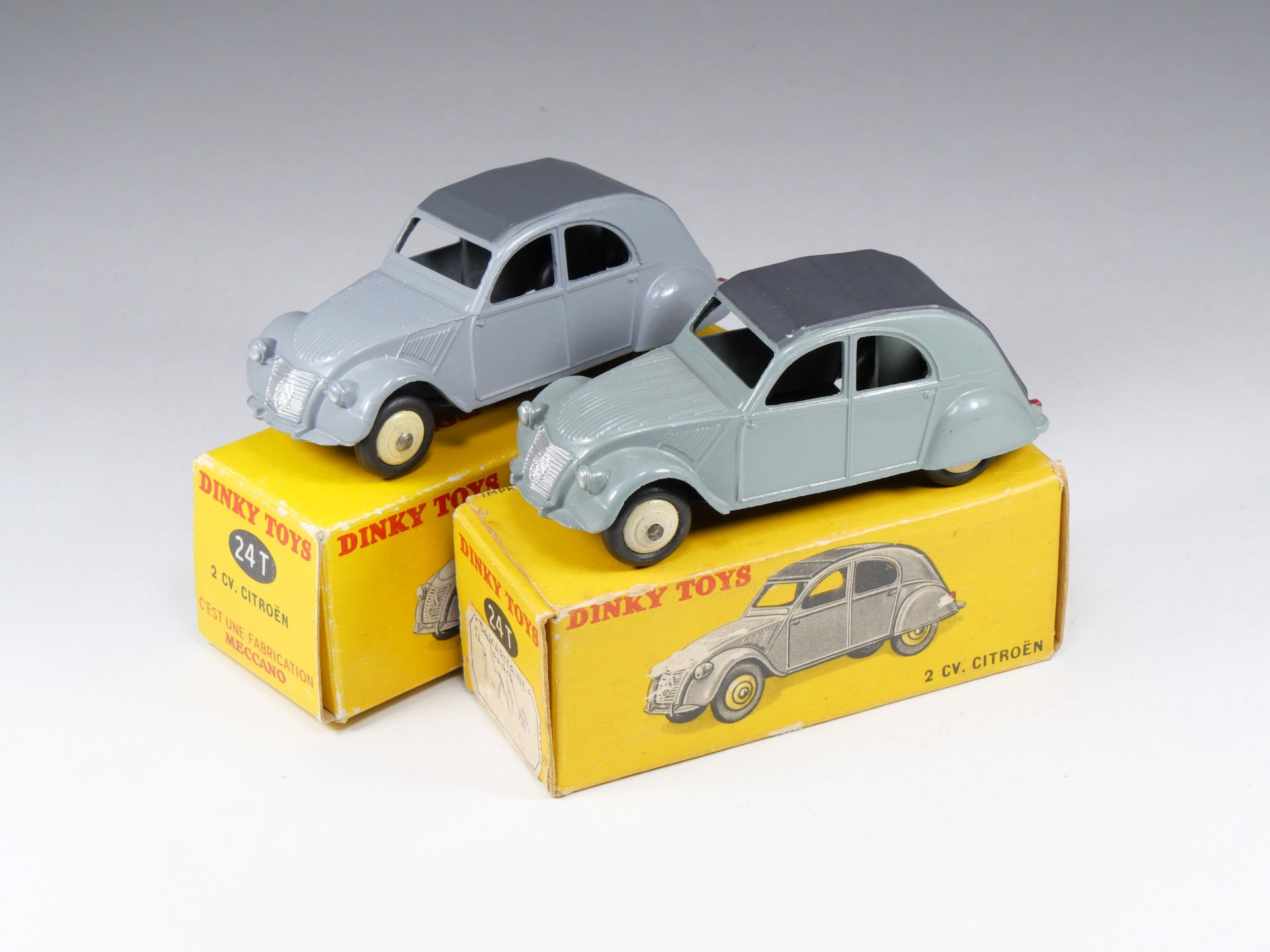 DINKY TOYS FRANCE - 24T - Citroen 2cv - Rare gris vert - En boite