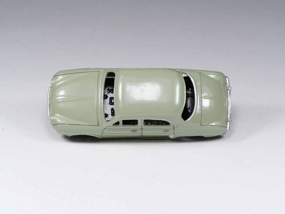 Miniature : DINKY TOYS FRANCE - 24E - Renault Dauphine - Vert de gris - En boite