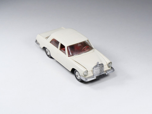Norev Modèle n° 91 Mercedes 250 SE & Caravane Hénon | AU JOUET PARISIEN Norev Modèle n° 91 Mercedes 250 SE & Caravane Hénon | AU JOUET PARISIEN