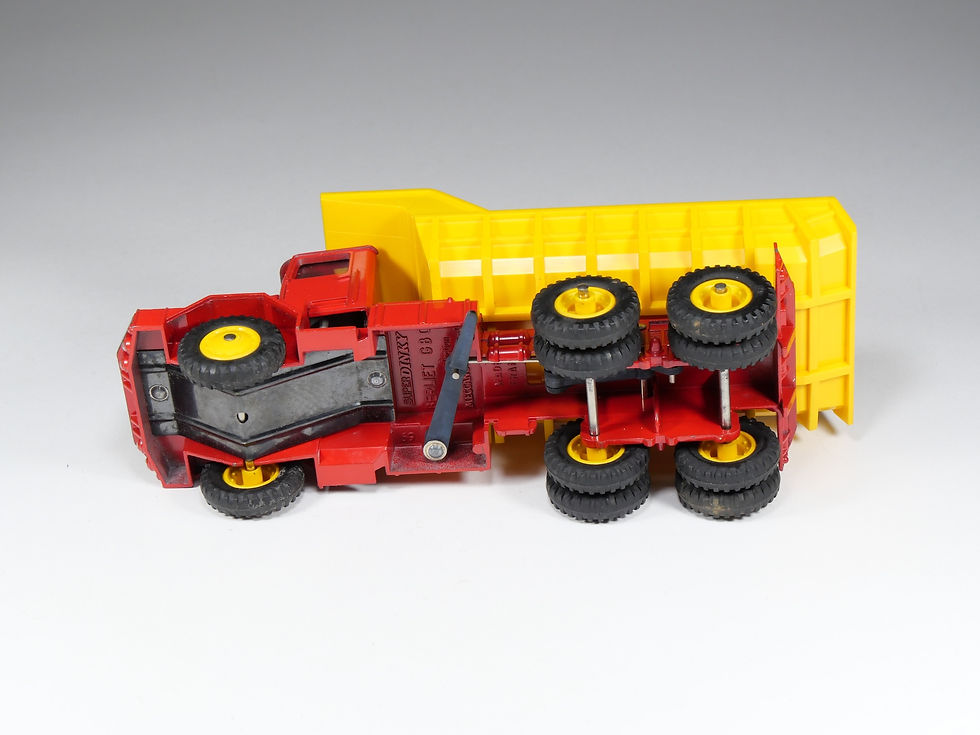 Thumbnail: DINKY TOYS FRANCE - 572 - Berliet GBO Benne Basculante - En boite