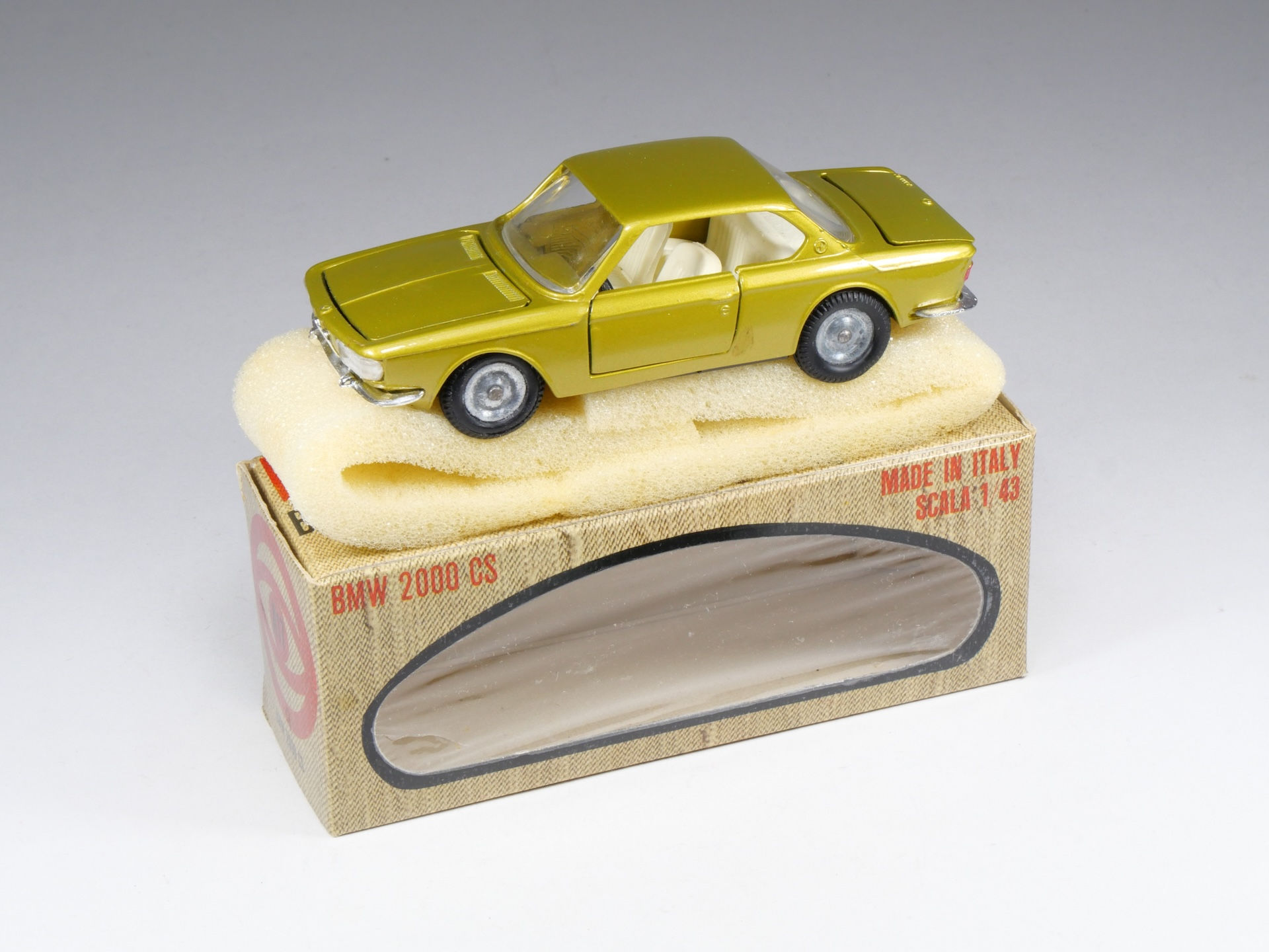 MEBETOYS - A17 - BMW 2000 CS - Or métallisé - En boite