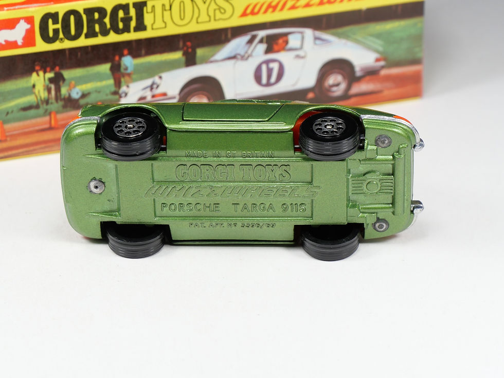 Miniature : CORGI WHIZZWHEELS - 382 - Porsche Targa 911S - Pepperpot hubs