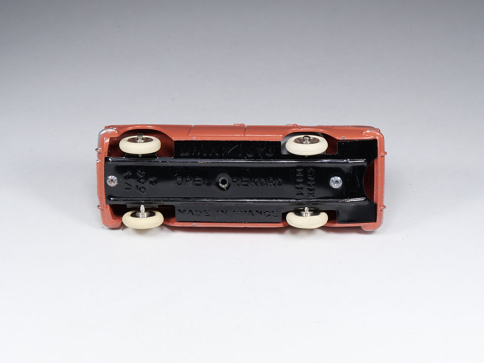 Thumbnail: DINKY TOYS FRANCE - 554 - Opel Rekord - Brique - En boite