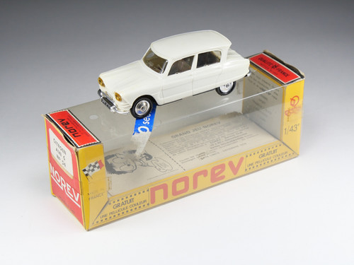 Norev - 1:18 - Citroën Ami 6 1965 - Pavos Blanc Norev - 1:18 - Citroën Ami 6 1965 - Pavos Blanc