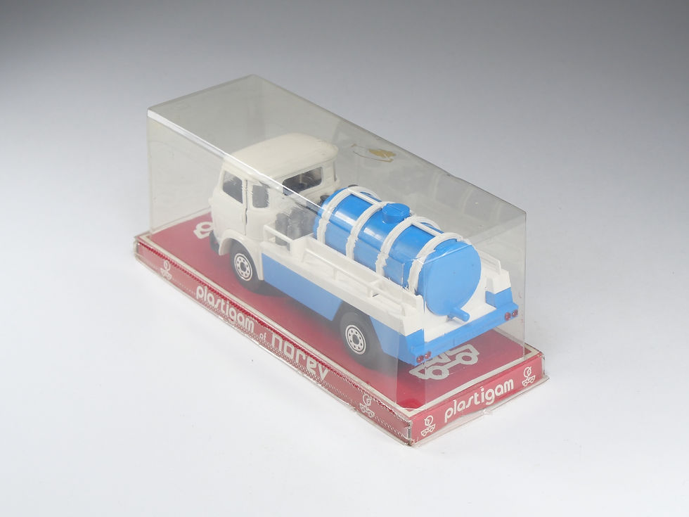 Miniature : NOREV - 102 - Saviem SG4 Transport Lait - En boite