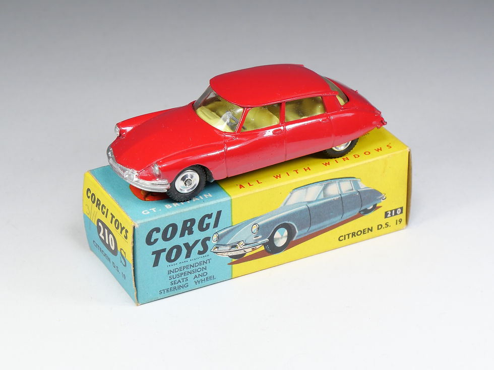 CORGI - 210 - Citroen DS 19 - Roues creuses - En boite