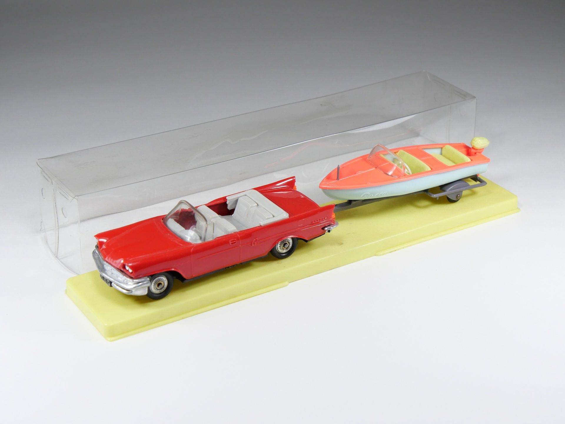 NOREV - 92 - Chrysler New Yorker Et Dinghy Rocca - Rouge - En boite