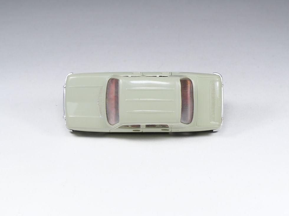 Miniature : NOREV - 68 - Renault 8 - Olive clair - 1/43