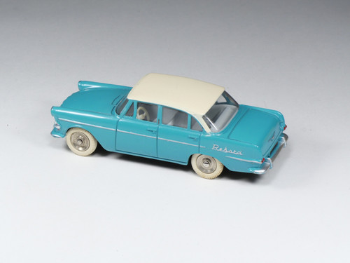 DINKY TOYS FRANCE - 554 - Opel Rekord - Turquoise - En boite
