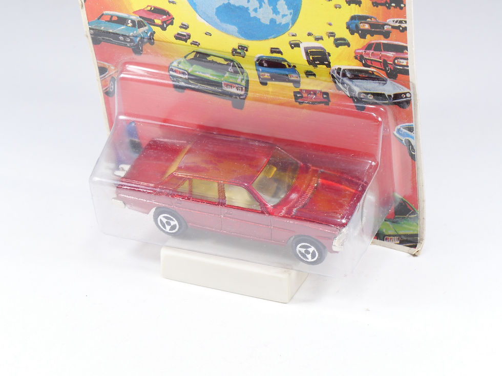 Miniature : MAJORETTE - 238 - Peugeot 604 - Rouge métal - MOC Blister