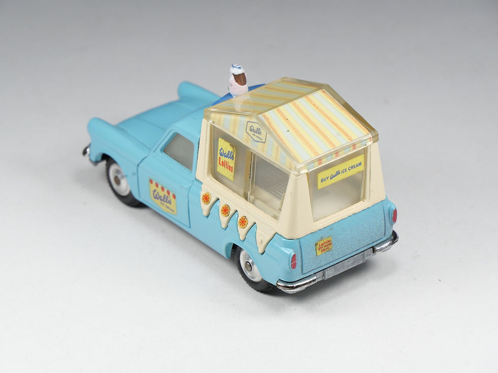 Miniatura: CORGI TOYS - 447 - Ford Thames - Wall’s Ice Cream Van - En boite