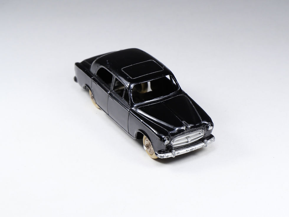 Miniature : DINKY TOYS FRANCE - 24B - Berline 403 Peugeot - Noir - En boite