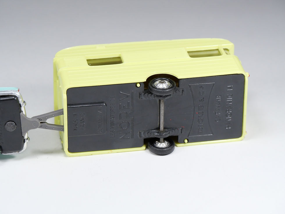 Miniature : NOREV - 93 - Peugeot 404 Avec Caravane Digue - Bleu ciel -  En boite