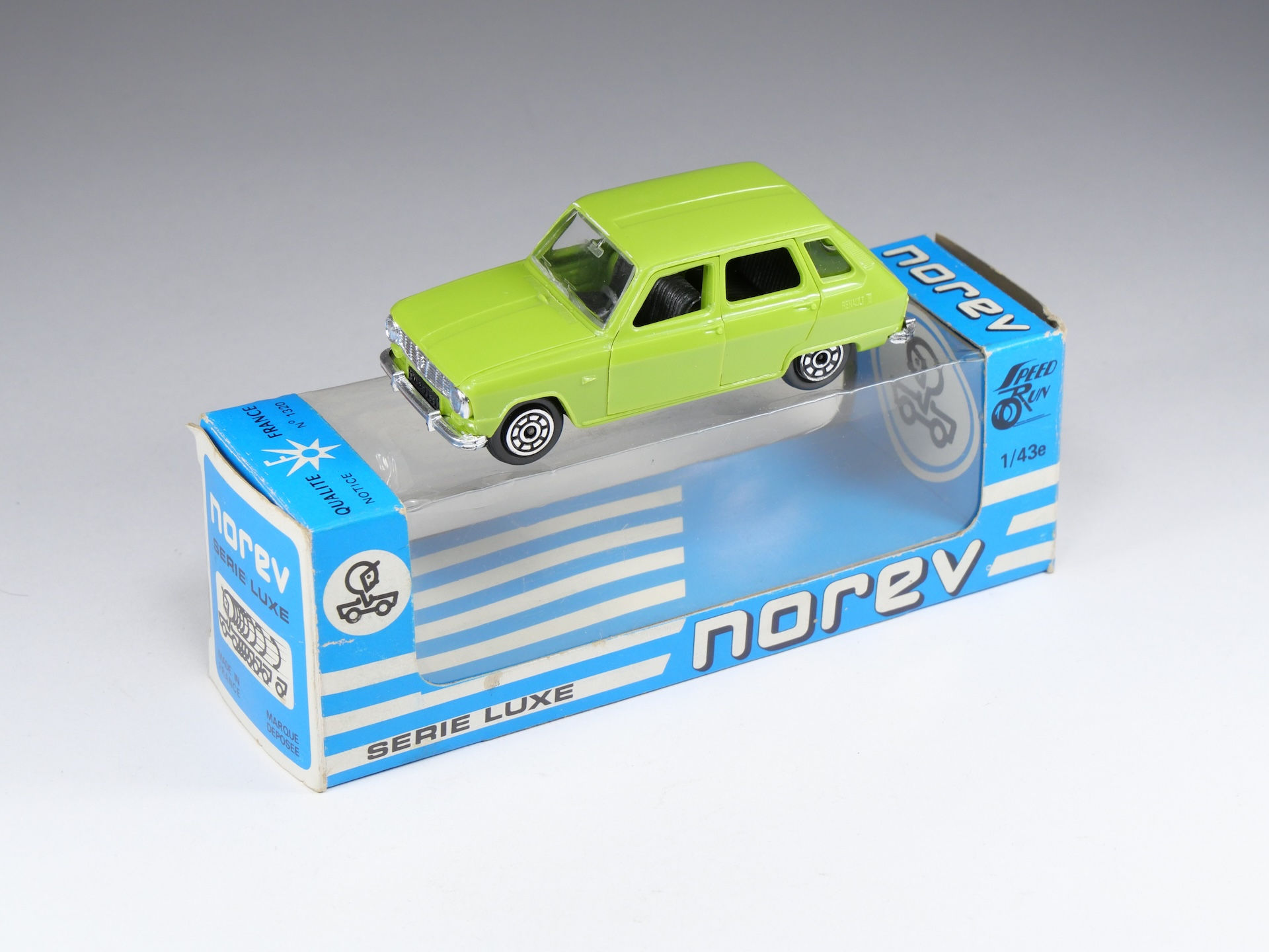 NOREV - SÉRIE LUXE / PLASTIGAM - 162 - Renault 6 - Vert pomme - En boite
