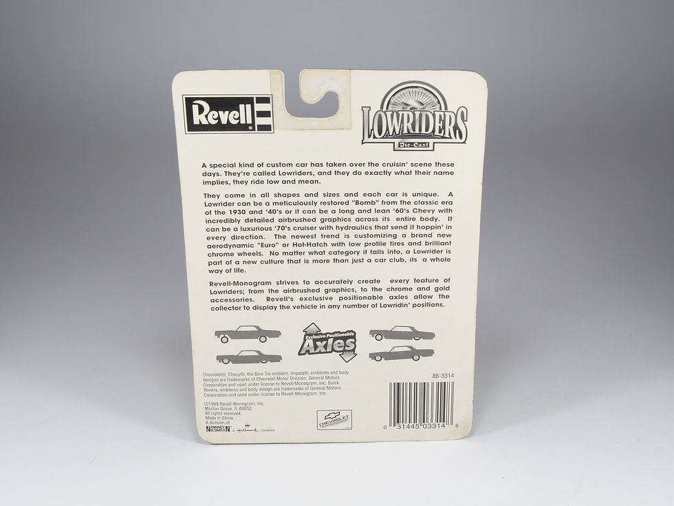 Miniatura: REVELL 1:64 - Collectible Lowriders - 64 Chevy Impala Castillo De Oro - En boite