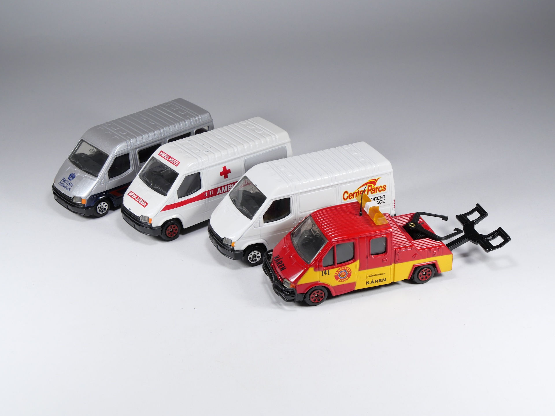 CORGI - Lot Ford Transit Center Parcs / British Airways / Dépanneuse