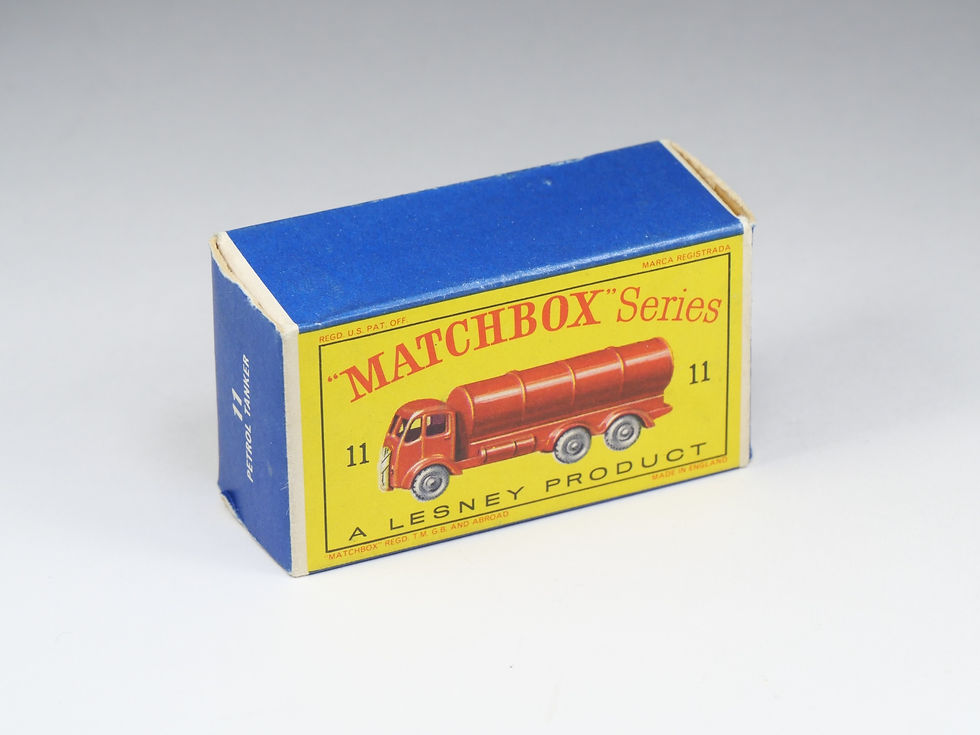 Thumbnail: MATCHBOX - 11-B - ERF ESSO Tanker -  Roues en plastique noir - En boite