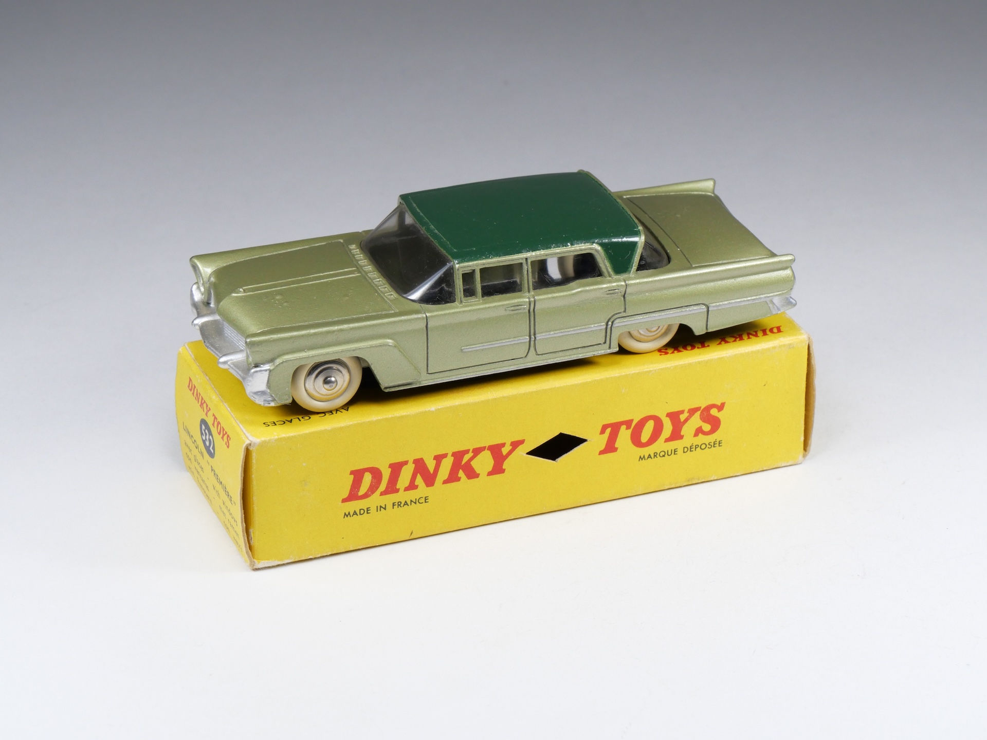 DINKY TOYS FRANCE - 532 - Lincoln Premiere - En boite