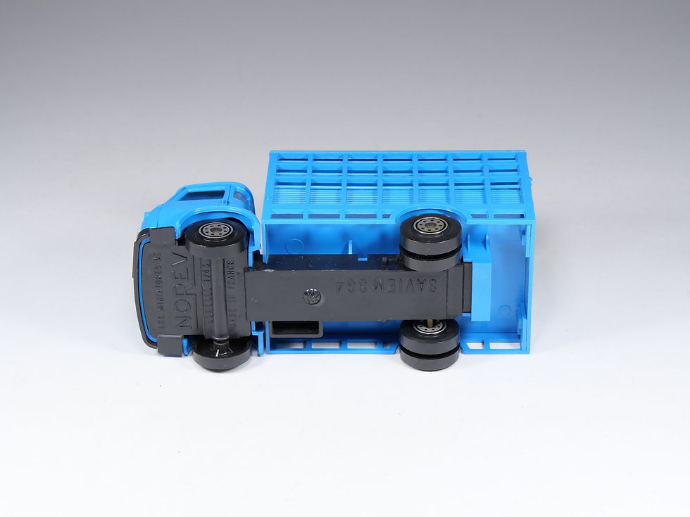 Miniatura: NOREV - 100 - Saviem SG4 Bétaillère - Bleu - En boite