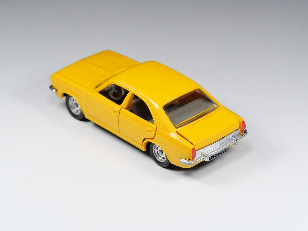 Thumbnail: NOREV - 22 - Chrysler 180 - Jaune - En boite