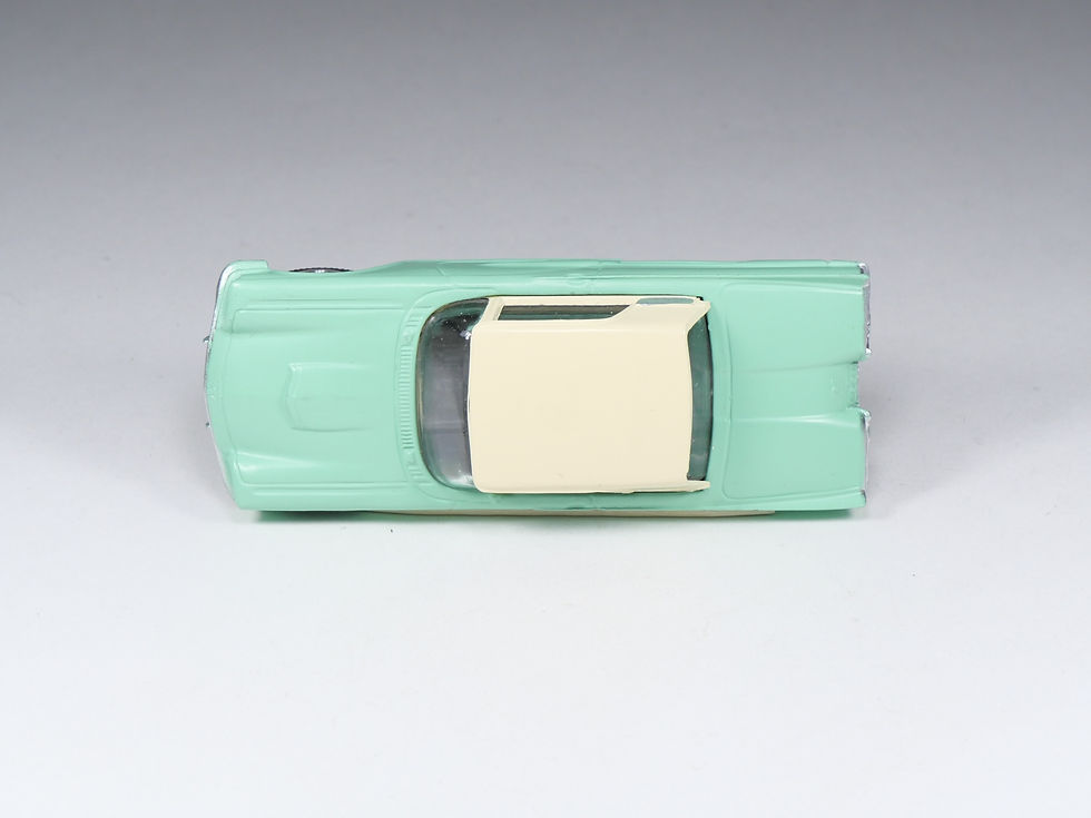 Thumbnail: CORGI - 214 - Ford Thunderbird - Vert amande - En Boite