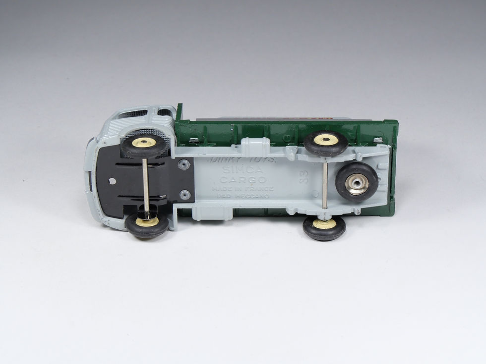 Thumbnail: DINKY TOYS FRANCE - 579 / 33C - Miroitier Simca Cargo - Jantes concaves - En boi