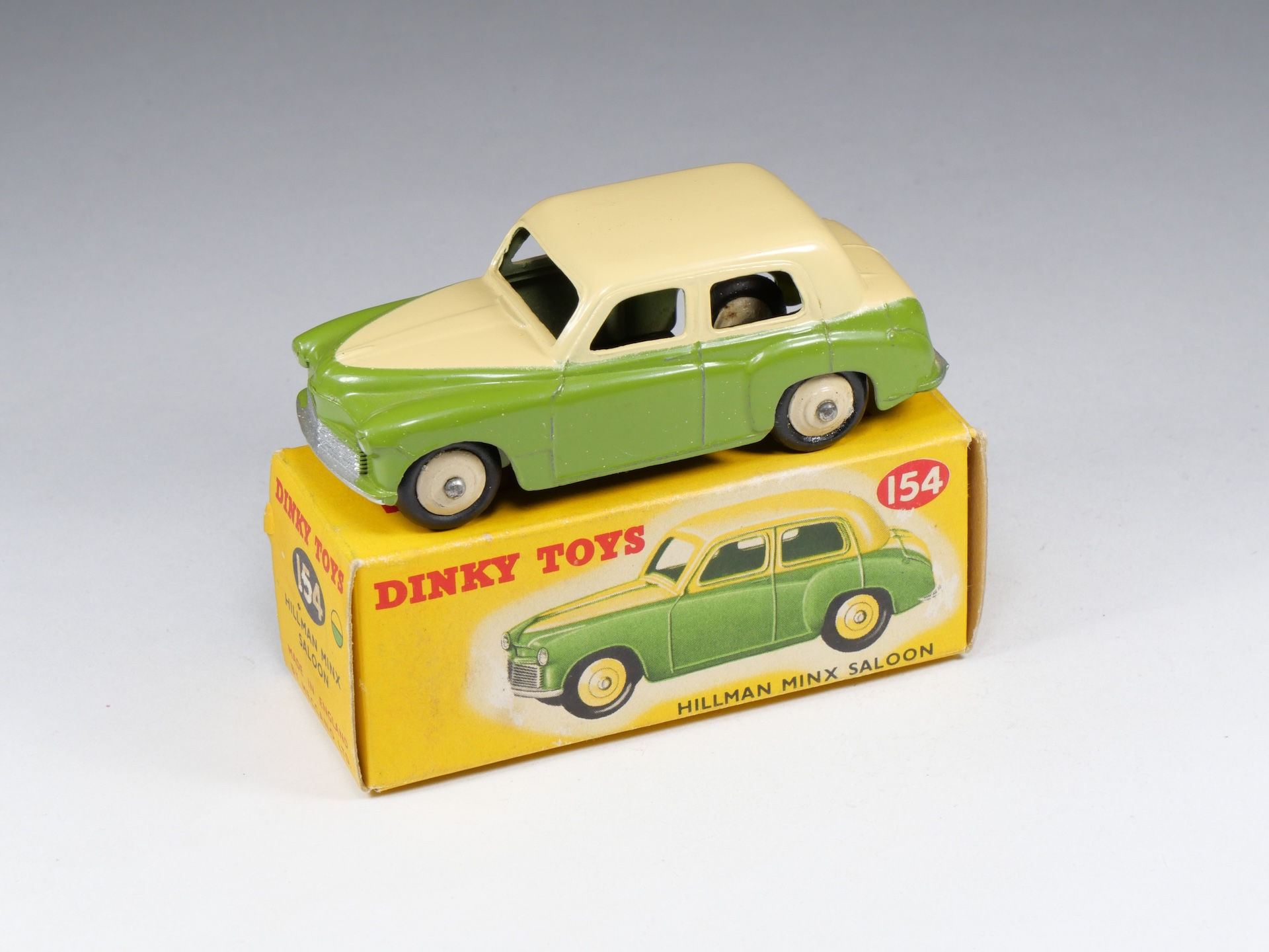 DINKY TOYS ENGLAND - 154 - Hillman Minx Saloon - En boite
