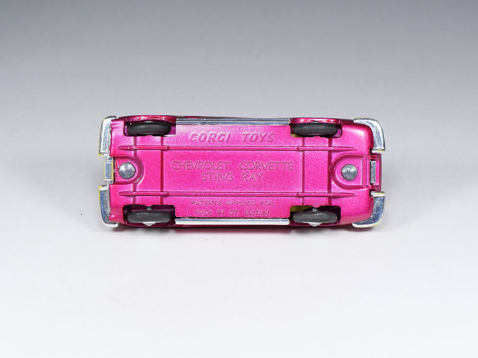 Miniature : CORGI - 310 - Chevrolet Corvette Sting Ray - En boite