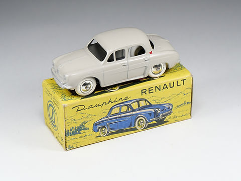 La Renault Dauphine mastic de 1956 en miniature par CIJ au 1/43e La Renault Dauphine mastic de 1956 en miniature par CIJ au 1/43e