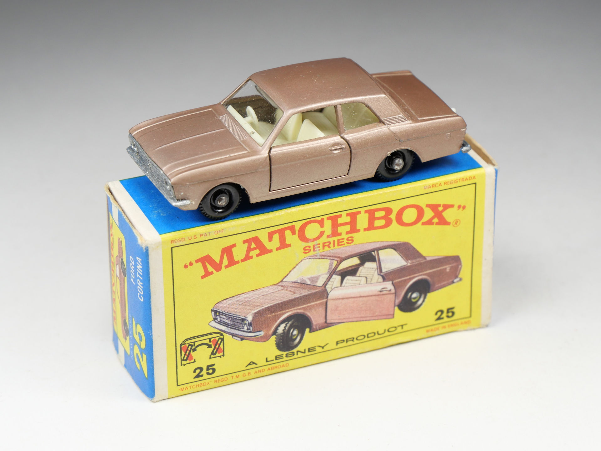 MATCHBOX - 25 - Ford Cortina - En boite