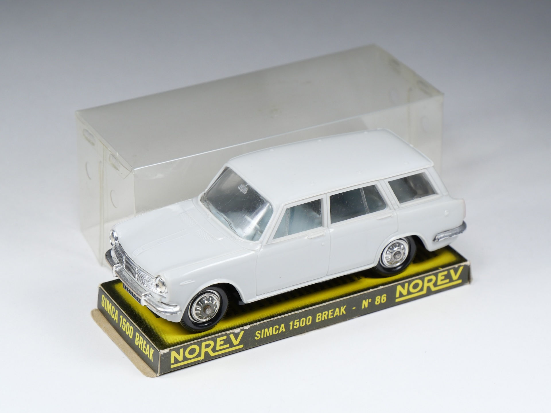 NOREV - 86 - Simca 1500 Break - Gris clair - En boite