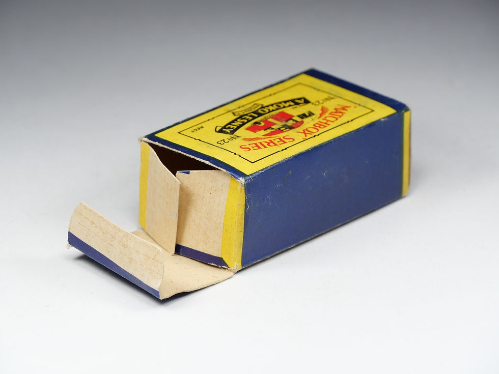 Miniature : MATCHBOX MOKO - 23-C - Bluebird Dauphine Caravan - Silver Wheels - En boite