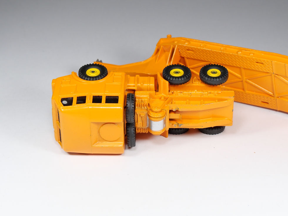 Thumbnail: DINKY TOYS FRANCE - 898 - Tracteur Berliet Porte Transformateur - Jantes concave