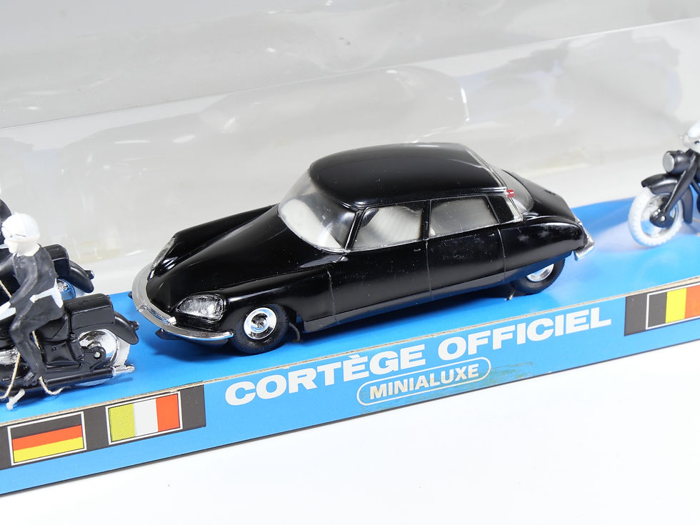 Miniature : MINIALUXE - 1/32 - Cortège Officiel - DS 21 Présidentielle et gendarmes En boite