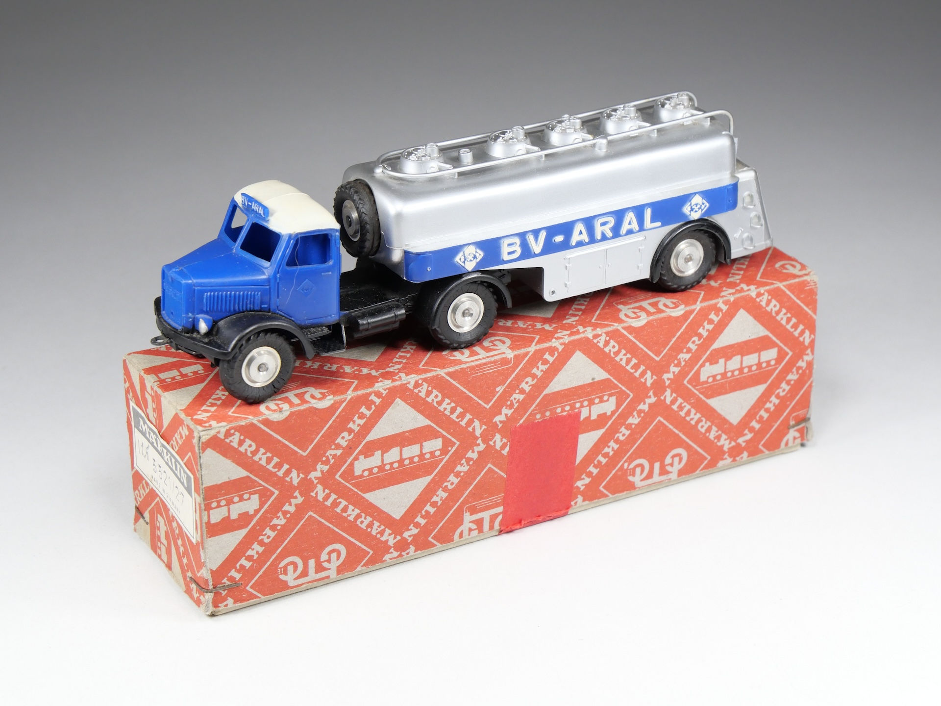 MARKLIN - 5521 / 27 - Camion MAN Semi-Remorque Citerne - BV-ARAL - En boite