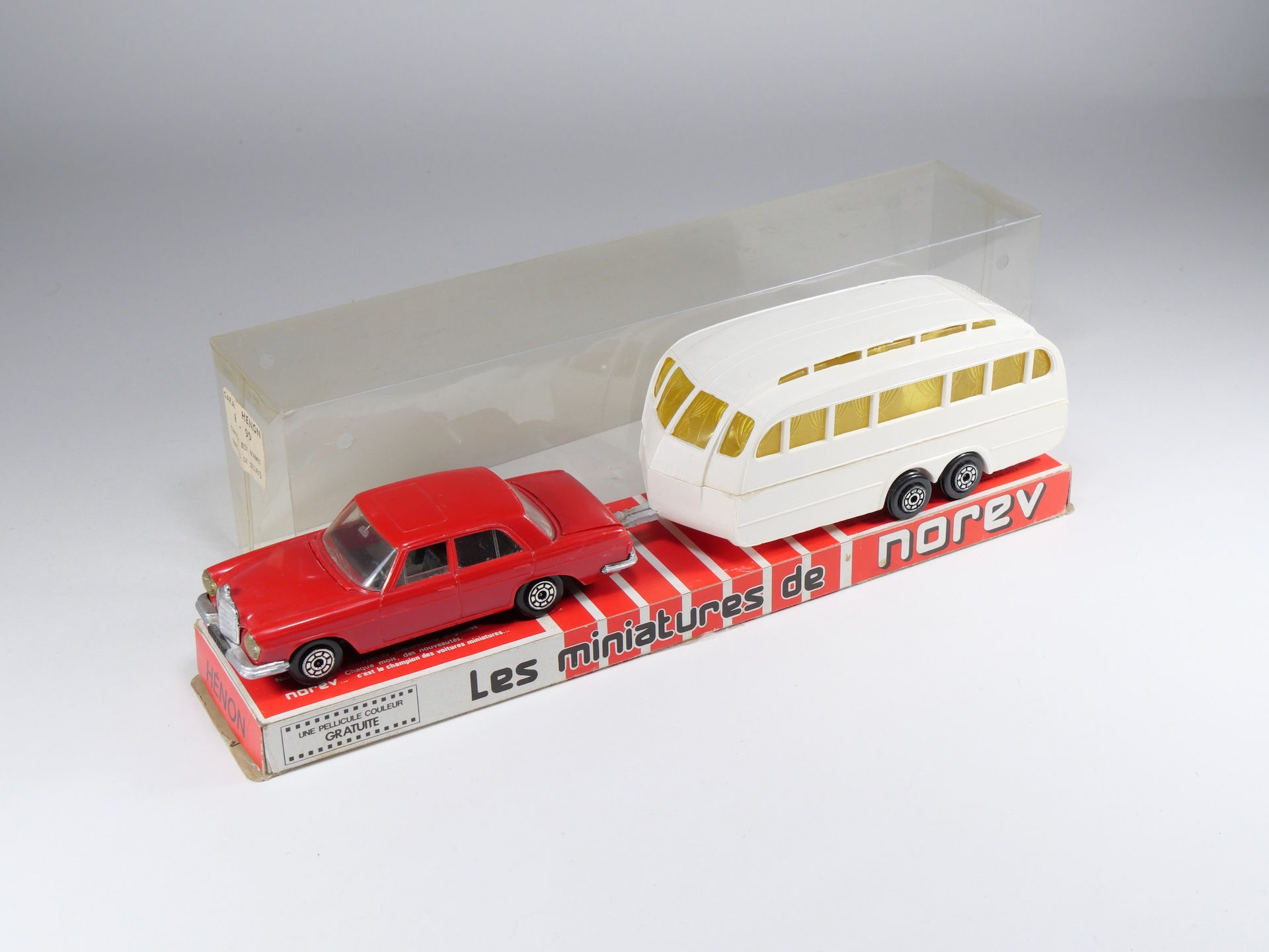NOREV - 99 - Mercedes 250 SE Caravane Hénon - Rouge - En boite