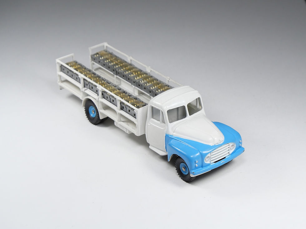 Thumbnail: DINKY TOYS FRANCE - 586 - Camion Citroen P55 Laitier « 55 » - En boite
