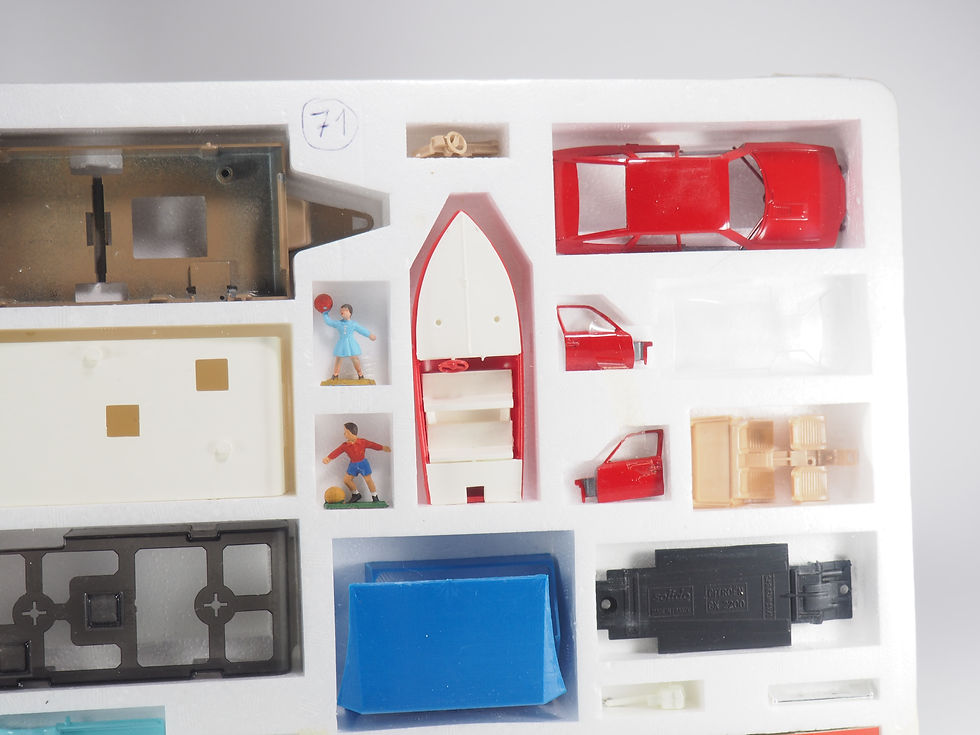 Thumbnail: SOLIDO - 449 - Coffret Caravaning N°3 - Citroen CX et Renault 30 - Complet