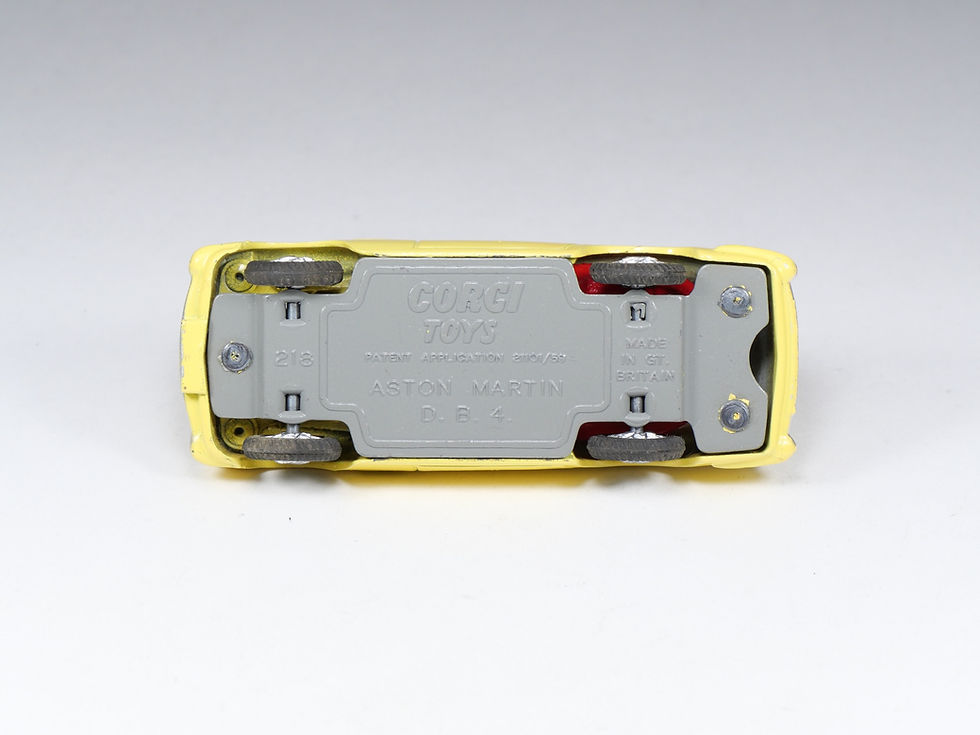Thumbnail: CORGI - 218 - Aston Martin DB4 - Jaune Paille - En boite