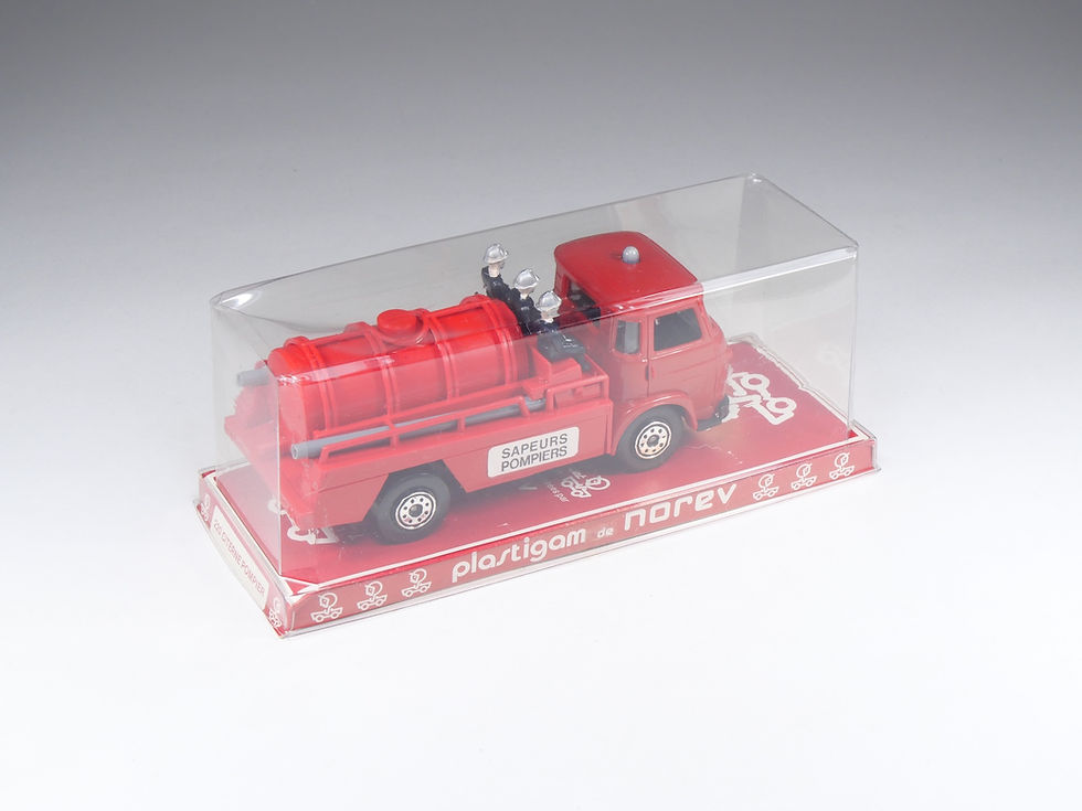 Miniatura: NOREV PLASTIGAM - 220 - Saviem Citerne Pompiers - En boite