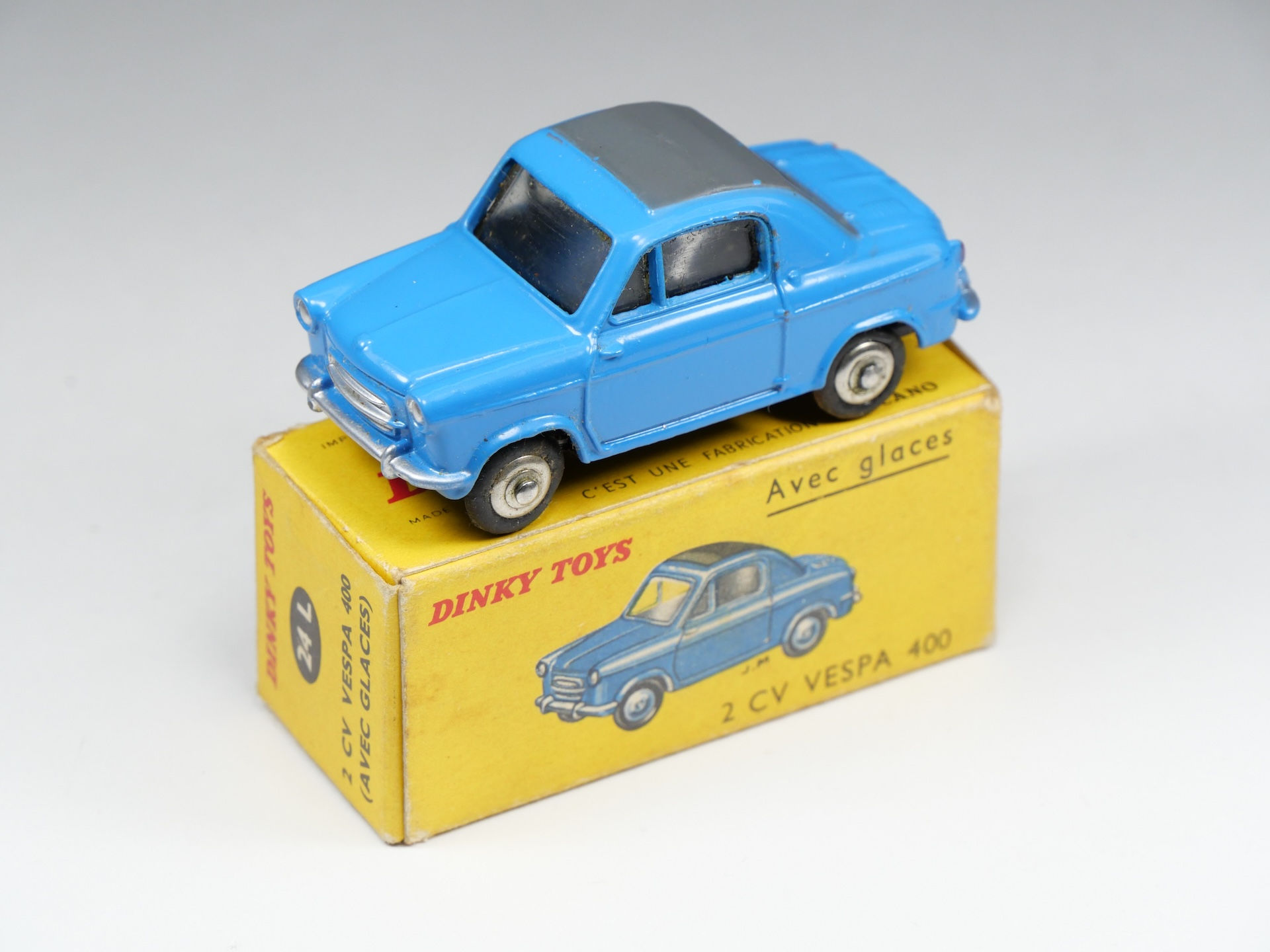 DINKY TOYS FRANCE - 24L - Vespa 2cv 400 - En boite