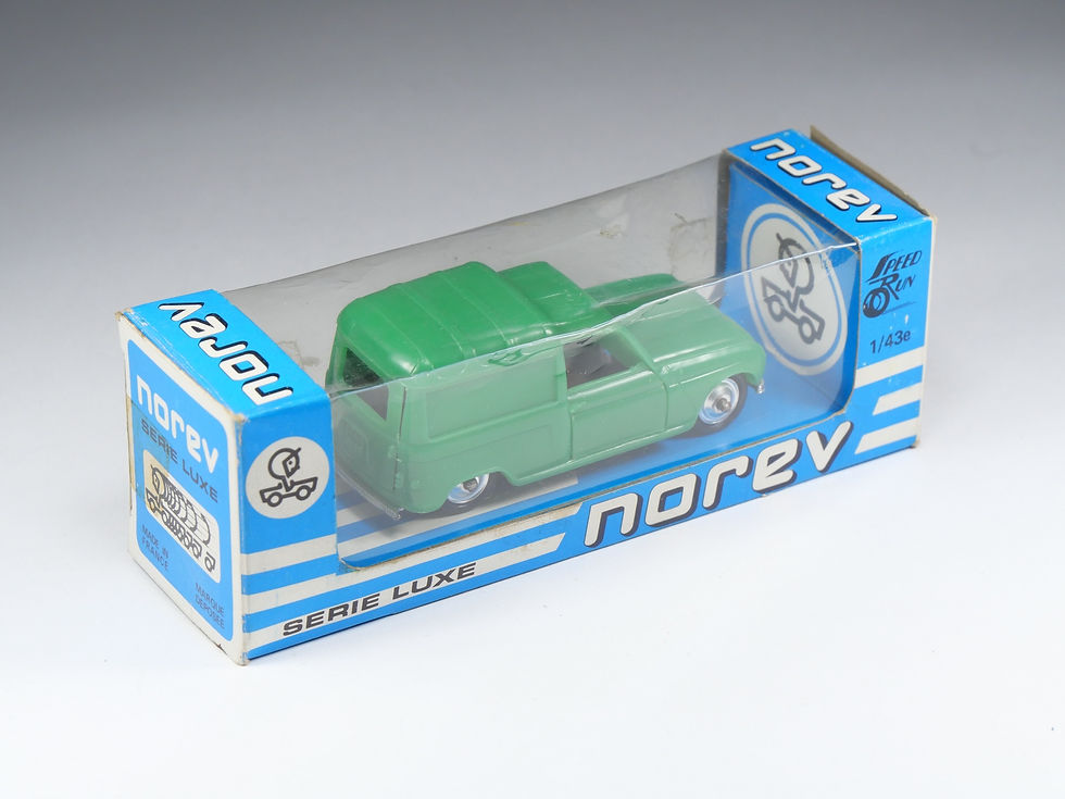 Thumbnail: NOREV - SÉRIE LUXE / PLASTIGAM - 65 - Renault 4 Fourgon R4 - Vert vif - En boite